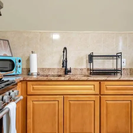 Golden Gem In Heart Of East Rock Quiet 3Br Near Dt And Yale Apartment New Haven Exterior photo