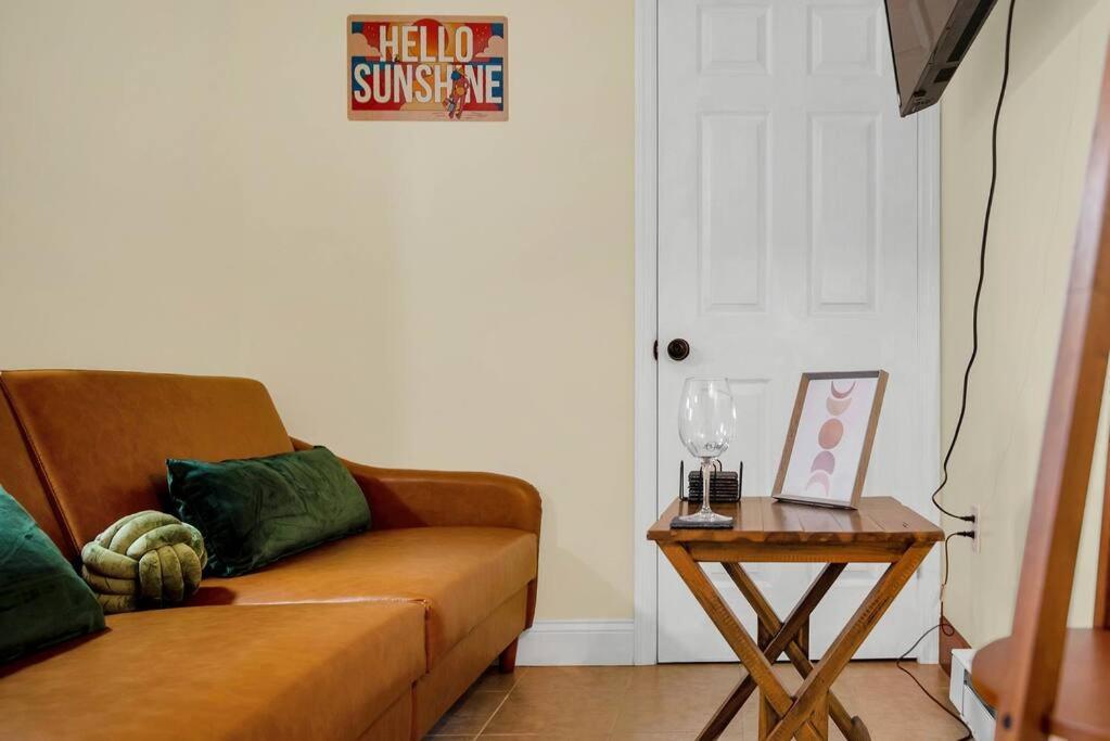 Golden Gem In Heart Of East Rock Quiet 3br Near Dt And Yale *