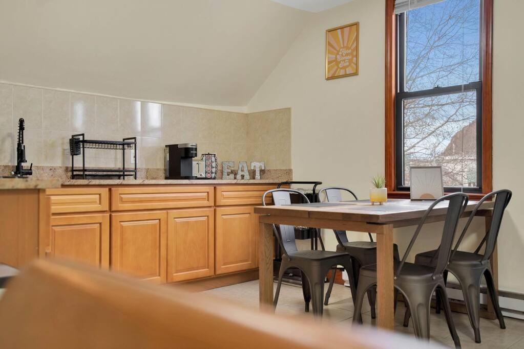 Apartment Golden Gem In Heart Of East Rock Quiet 3br Near Dt And Yale
